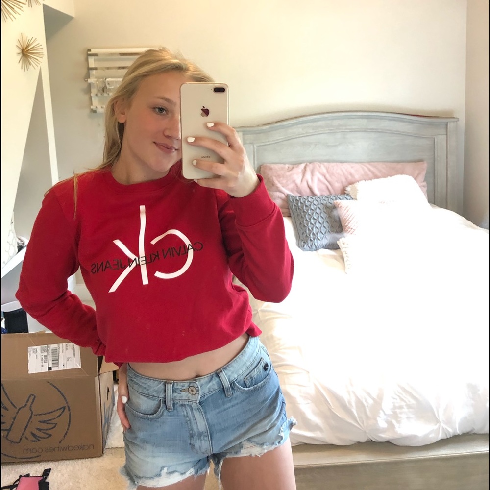 Sweatshirt